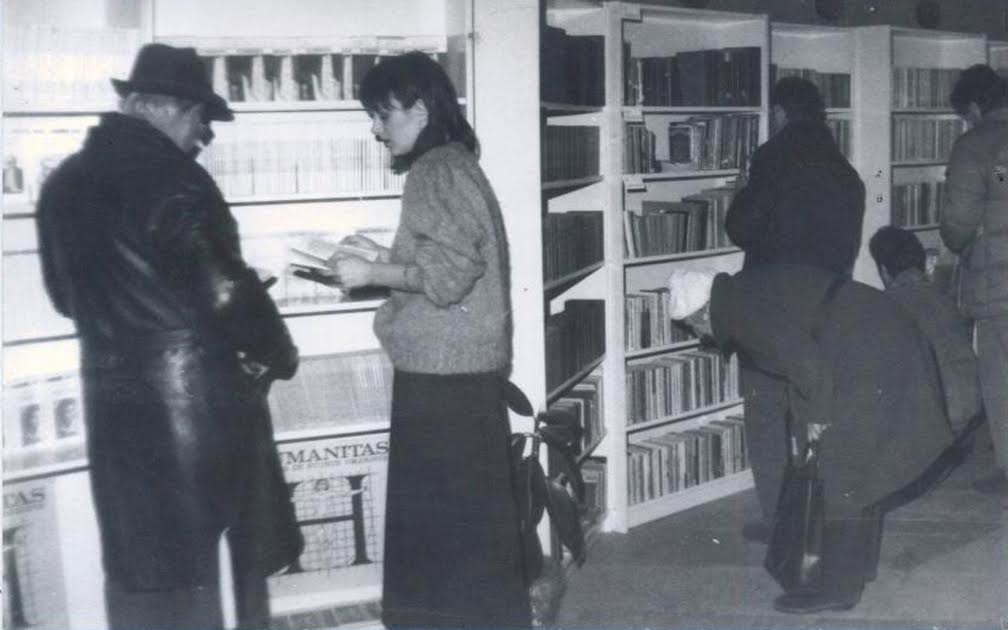 in-librarie-1991
